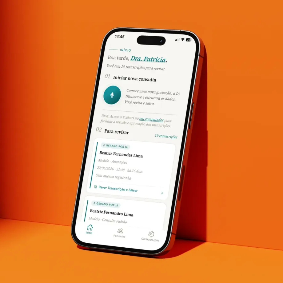 Aplicativo Vokkari Med aberto em um celular, na tela inicial do(a) médico(a)